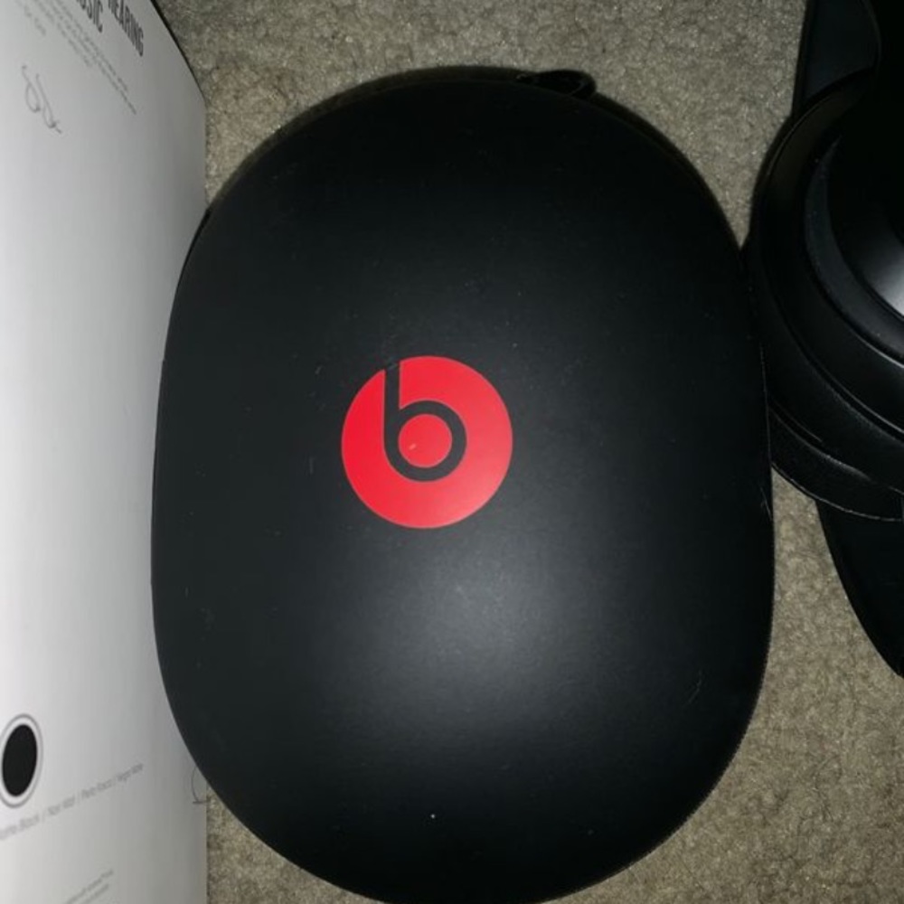 Beats studio 3’s - Picture 2 of 7